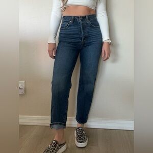 Levi’s Ribcage Straight Ankle Jeans